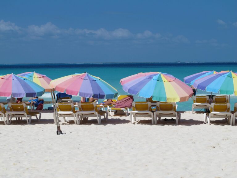 Isla Mujeres Beach Clubs